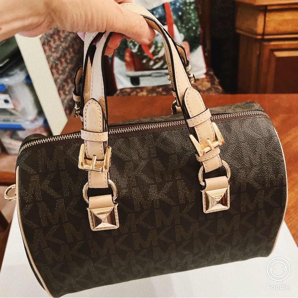 Michael Kors Grayson Boston Bag — Signature MK Monogram & Leather, LIKE NEW!